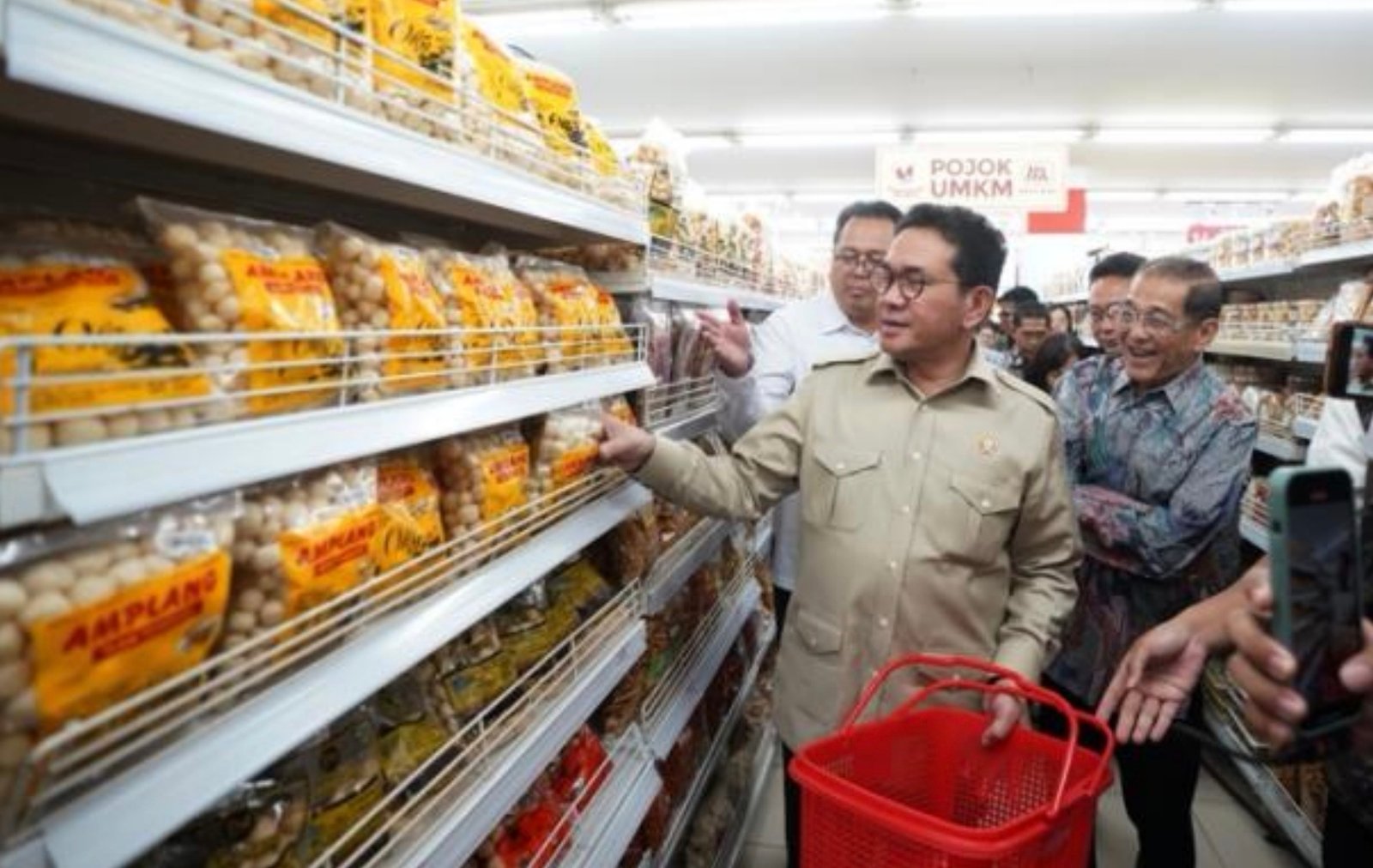 Mendag Budi Santoso saat melakukan kunjungan di Pontianak dan Kubu Raya, Kalimantan Barat, pada Kamis (11/12). Foto: dok.Kemendag