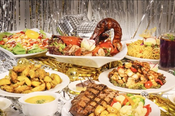 Sajian dinner yang dihadirkan Novotel dan ibis Styles Mangga Dua Square. Foto: istimewa