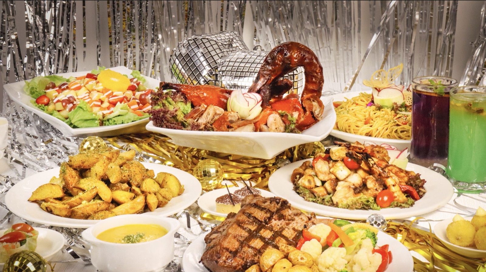 Sajian dinner yang dihadirkan Novotel dan ibis Styles Mangga Dua Square. Foto: istimewa