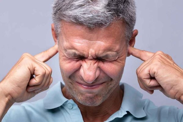 Misophonia adalah kondisi disaat seseorang merasa terganggu mendengar suara dari orang lain yang sedang mengunyah, mengecap, dan lain-lain yang biasanya ditemukan dalam keseharian/Foto : Ilustrasi Dok. Freepik