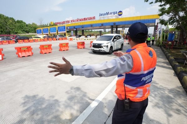 Kemenhub bersama Korlantas Polri dan Kementerian PU akan menerapkan contra flow dan sistem one wayselama Nataru 2025/2026/Foto Kemenhub