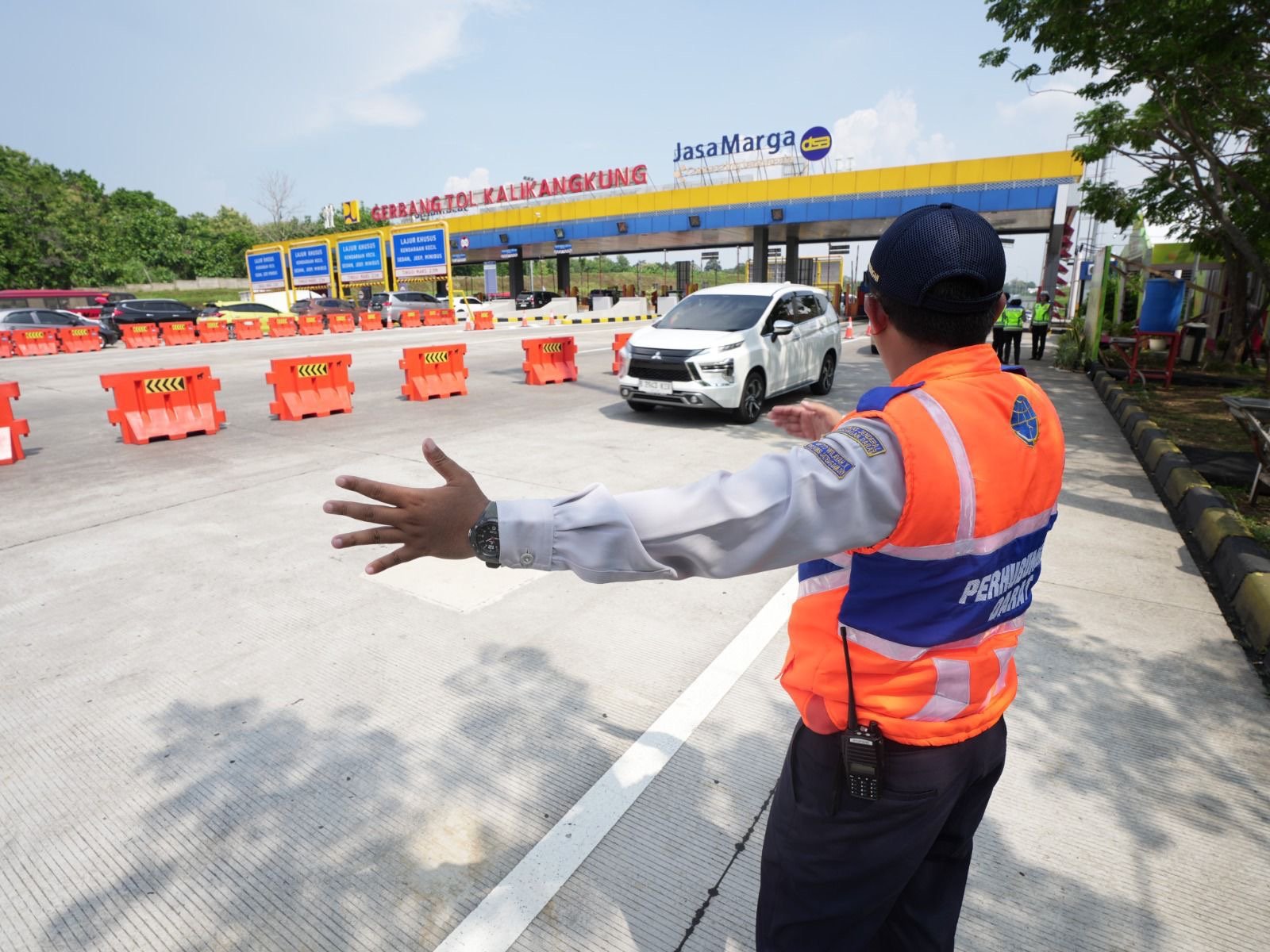 Kemenhub bersama Korlantas Polri dan Kementerian PU akan menerapkan contra flow dan sistem one wayselama Nataru 2025/2026/Foto Kemenhub