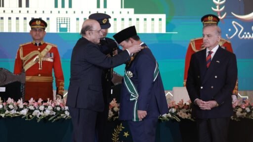 Presiden Prabowo Subianto menerima penghargaan kehormatan “Nishan-e-Pakistan” dari Pemerintah Pakistan/Foto Situs Presiden RI
