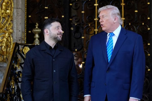 Pertemuan Presiden AS Donald Trump bersama Presiden Rusia Volodymyr Zelensky pada Minggu (28/12) kemarin/Foto : Dok. Istimewa