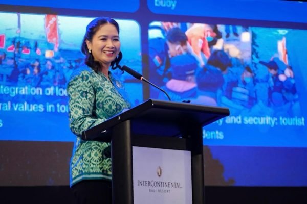 Wamenpar Ni Luh Puspa dalam forum internasional Bali Ocean Days 2026 di Jimbaran Convention Center, InterContinental Bali Resort, Jumat (30/1). Foto: dok.Kemenpar