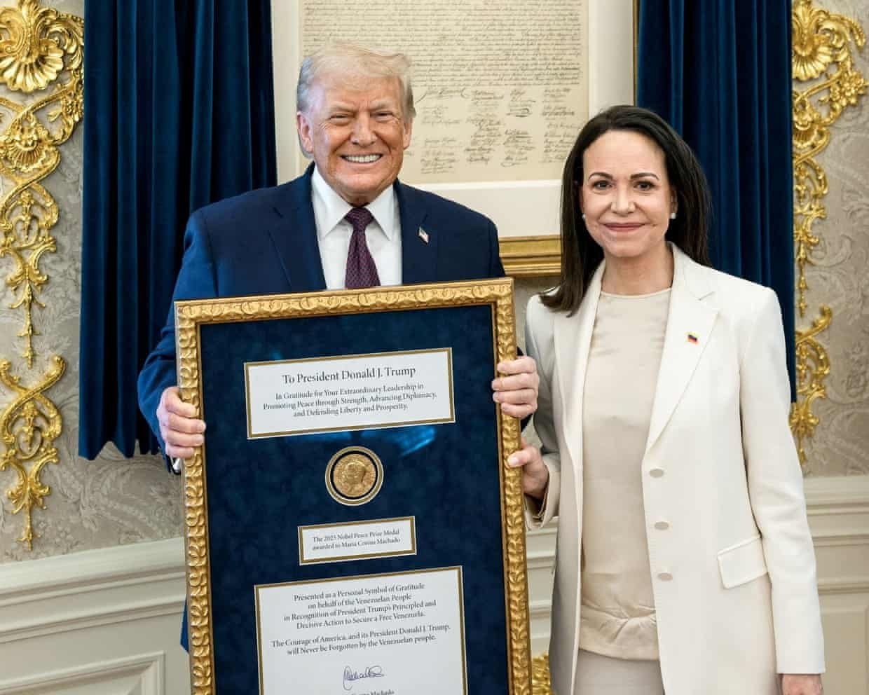 Pemimpin oposisi Maria Corina Machado bersama Presiden AS Donald Trump/Foto : Dok. Reuters
