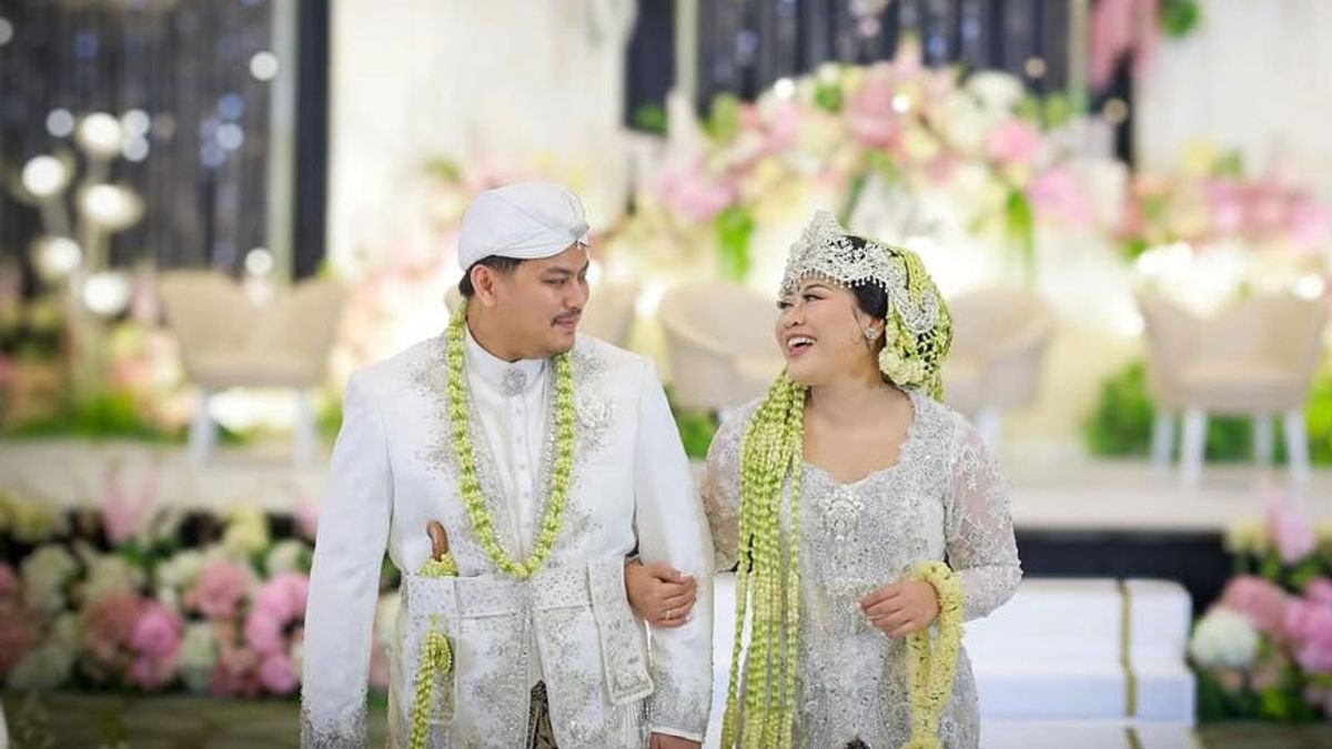 Momen pernikahan Boiyen dan Rully Anggi Akbar seusai ijab kabul pada 15 November 2025 lalu/Foto : Dok. Instagram @boiyenpesek