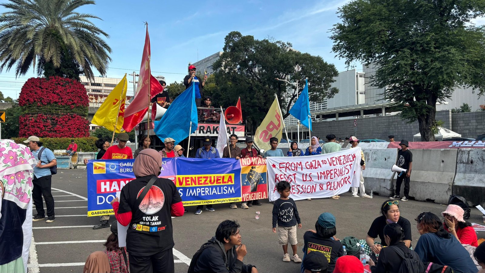 Aksi solidaritas untuk Venezuela yang dilakukan oleh Free Palestine Network (FPN) di depan Kedubes AS, Jakarta Pusat, Selasa (6/1) kemarin/Foto : Dok. GPriority (Nindya Farhah Azzahrah)
