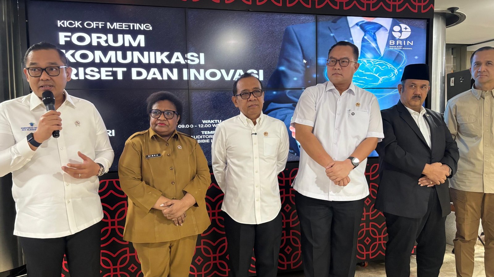 Kepala BRIN Arif Satria bersama jajaran menteri yang hadir dalam agenda FKRI 2026 pada Senin (19/1) di Jakarta/Foto : GPriority (Nindya Farhah Azzahrah)