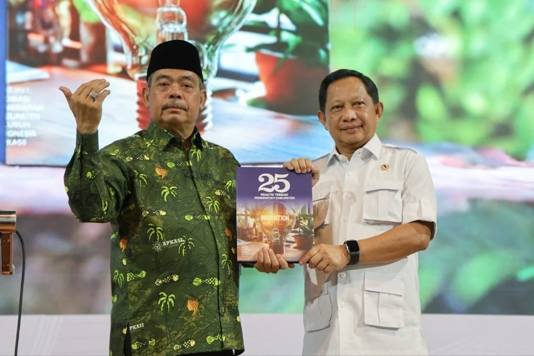 Menteri Dalam Negeri (Mendagri) Tito Karnavian secara resmi menutup Rapat Kerja Nasional (Rakernas) XVII Asosiasi Pemerintah Kabupaten Seluruh Indonesia (Apkasi) Tahun 2026 yang digelar di Kota Batam, Selasa (20/1). Foto: dok.Apkasi
