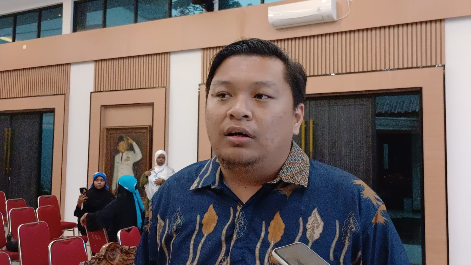 Direktur Eksekutif Perkumpulan Suaka, Angga Reyandi Hermawan Putra usai menghadiri diskusi publik laporan 5 tahun Suaka di Jakarta, Kamis (22/1). Foto: GPriority/Dimas A Putra
