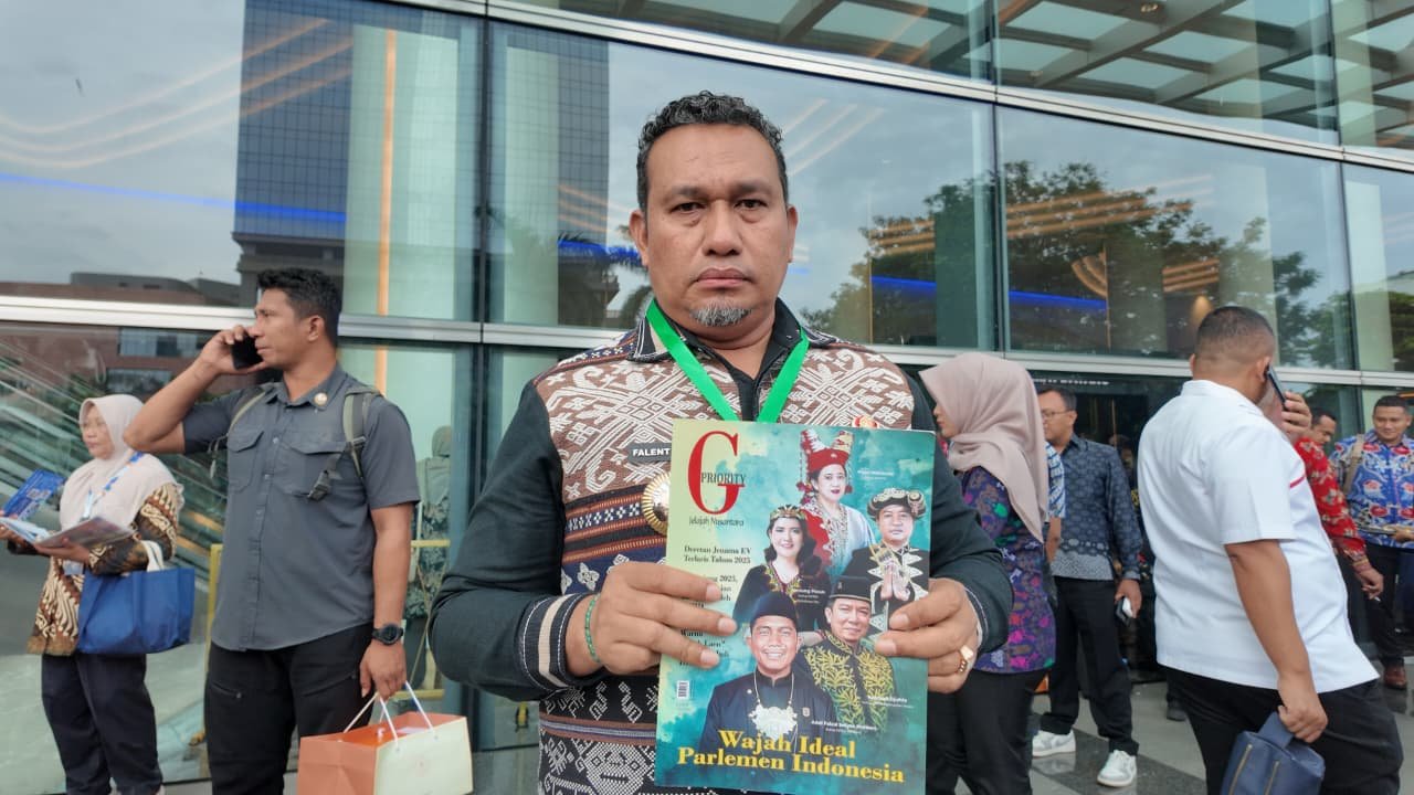 Bupati TTU, Yosep Falentinus Delasalle Kebo, S.IP., MA, saat diwawancarai oleh GPriority di acara UHC Awards 2026/Foto : GPriority (Juwita Sari)