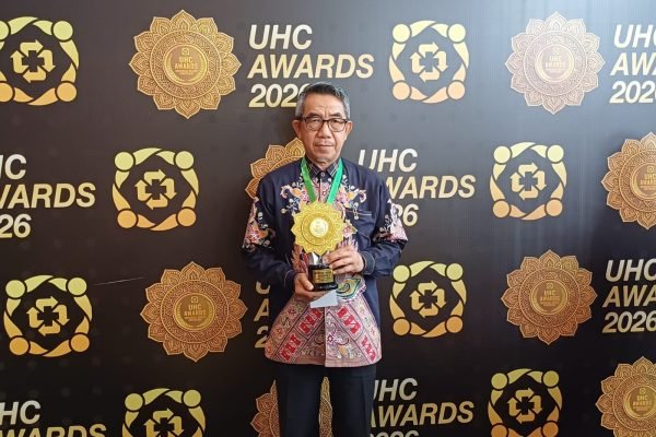 Bupati Kutai Timur Ardiansyah Sulaiman usai menerima penghargaan UHC Award 2026 di Jakarta, Selasa (27/1). Foto: GPriority/Dimas A Putra