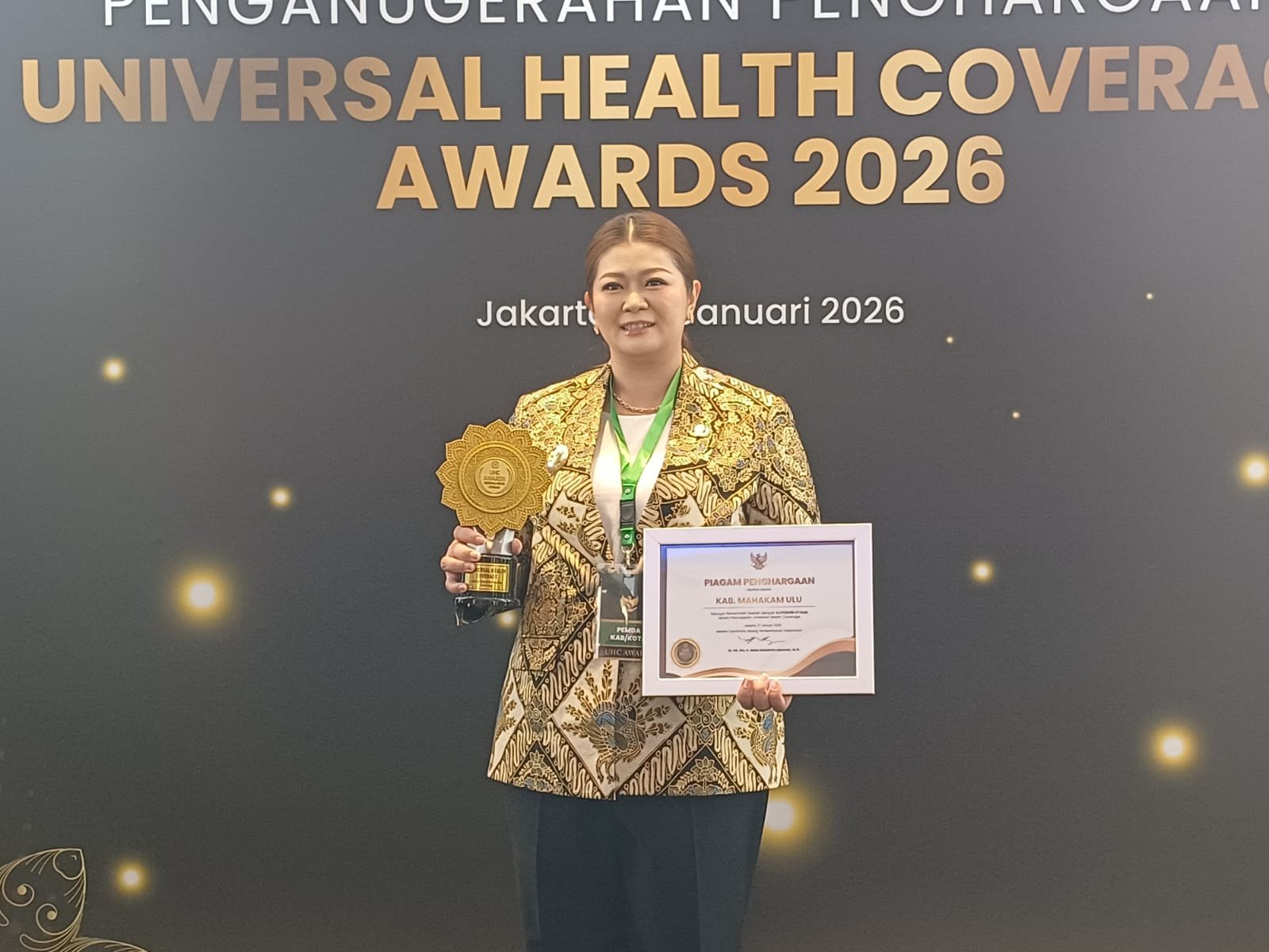 Bupati Mahakam Ulu (Mahulu) Angela Idang Belawan usai menerima penghargaan UHC Awards 2026 di Jakarta, Selasa (27/1). Foto: GPriority/Dimas A Putra