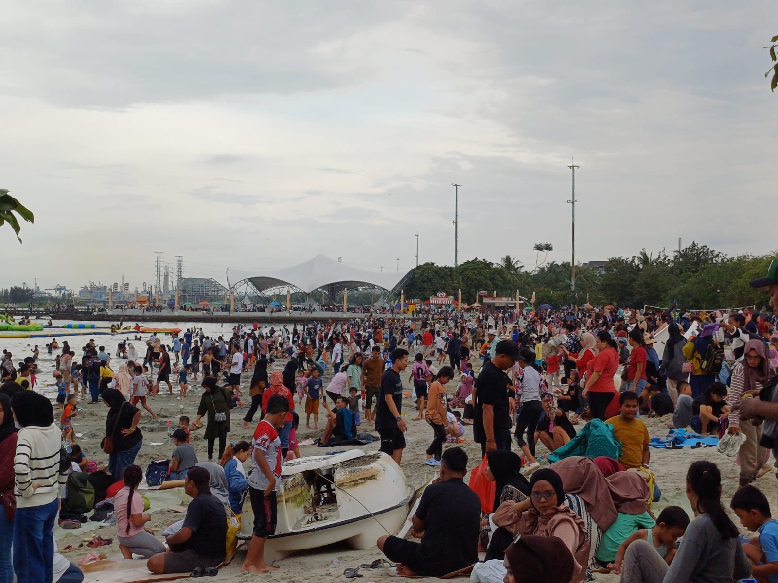 Pantai lagoon Ancol Jakarta. Foto: dok.pribadi
