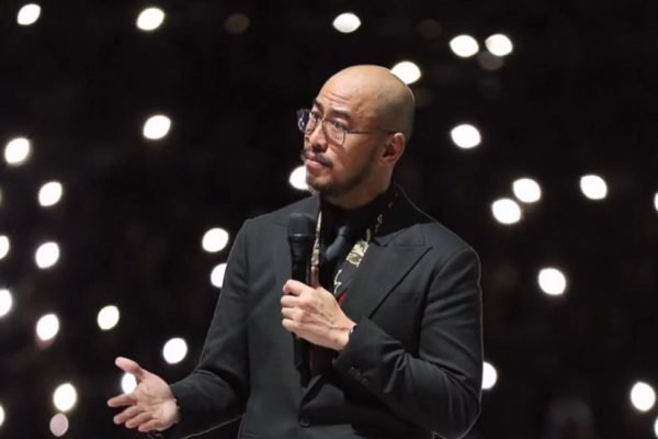 Komika Pandji Pragiwaksono saat stand-up berjudul “Mens Rea”/Foto Instagram Pandji Pragiwaksono