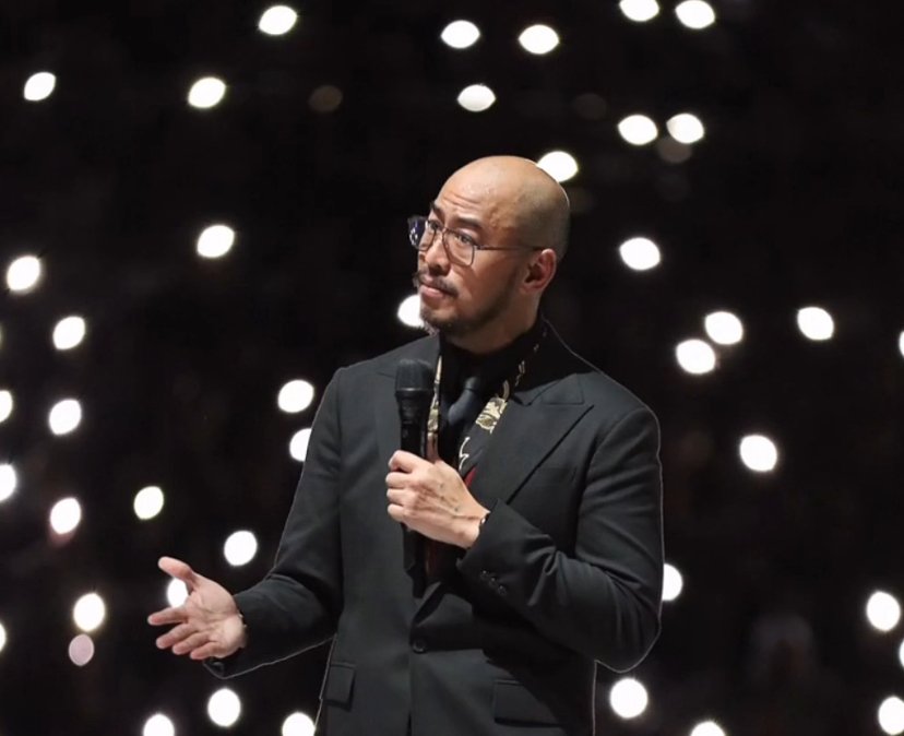 Komika Pandji Pragiwaksono saat stand-up berjudul “Mens Rea”/Foto Instagram Pandji Pragiwaksono