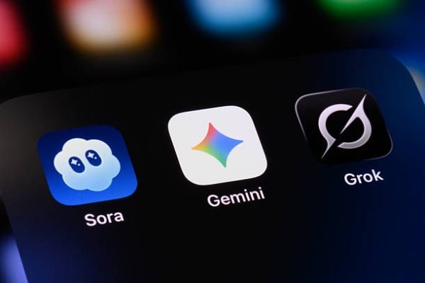 Komdigi blokir aplikasi Grok AI milik X/Foto iStock