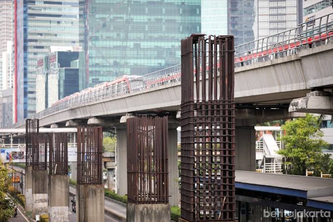 Tiang mororail mangkrak di wilayah Kuningan/Foto Pemprov DKI Jakarta