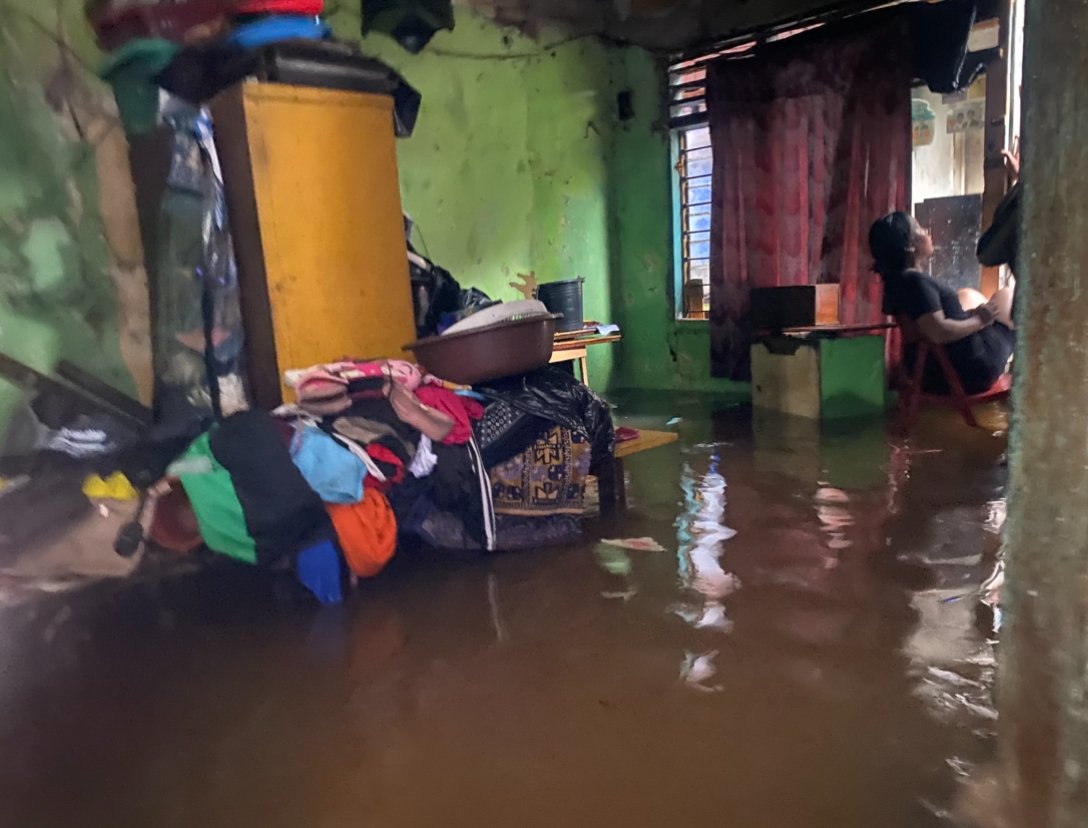 Banjir merendam wilayah Jalan Pisang Batu, Mangga Dua Selatan, Jakarta Pusat/Foto Fifi Abdurahman