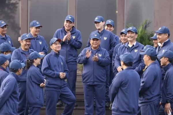 Presiden Prabowo Subianto bersama kabinet Merah Putih saat mengikuti retret di Akademi Militer (Akmil) Magelang, Jawa Tengah pada 24-27 Oktober 2024. Foto: KemenpanRB