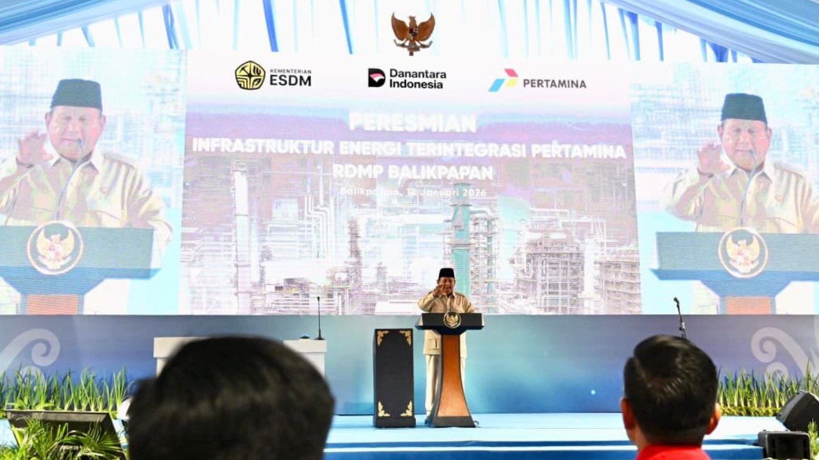 Presiden Prabowo Subianto saat meresmikan infrastruktur energi terintegrasi Pertamina Refinery Development Master Plan (RDMP) Balikpapan, Senin (12/1). Foto: dok. BPMI Setpres/Cahyo