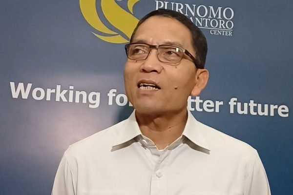 Sekertaris Jenderal Dewan Energi Nasional Dadan Kusdiana usai menghadiri kegiatan bertajuk “Kaleidoskop Energi: Refleksi Isu Energi 2025 dan Outlook 2026” di Soehanna Hall, The Energy Building, SCBD, Jakarta Selatan pada Selasa (13/1). Foto: GPriority/Dimas A Putra