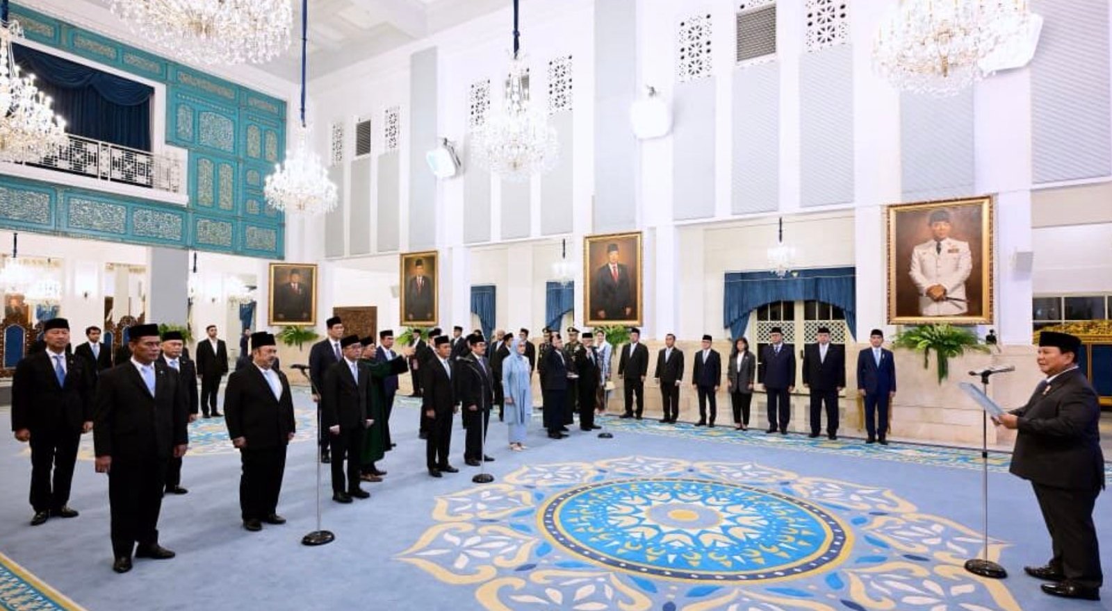 Presiden Prabowo Subianto secara resmi melantik keanggotaan Dewan Energi Nasional dari unsur pemerintah dan pemangku kepentingan pada Rabu (28/1) di Istana Negara, Jakarta. Foto: BPMI Setpres/Muchlis Jr
