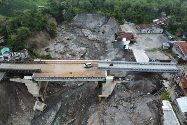 dua jembatan Bailey di kawasan Jamur Ujung, Kabupaten Bener Meriah. Foto: istimewa