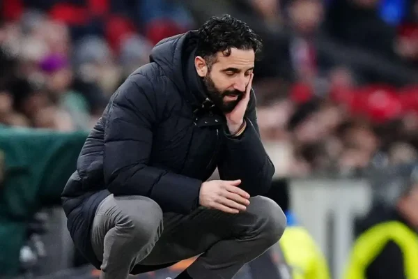 Potret Ruben Amorim saat terlihat frustasi dalam salah satu pertandingan MU, dimana tim tersebut harus menelan pil kekalahan. Dan kini, Ruben Amorim resmi dipecat MU/Foto : Dok. Istimewa
