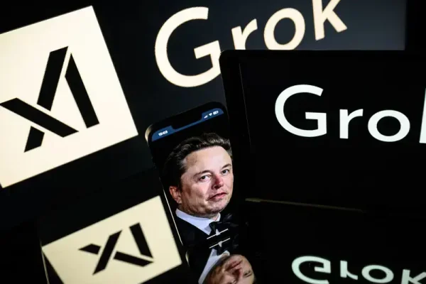 Chatbot AI Grok di platform X milik Elon Musk menjadi kontroversial karena ramainya kemunculan foto deepfake berbau seksual/Foto : Dok. AFP