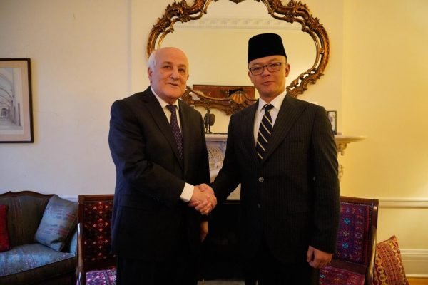 Menlu RI Sugiono bersama dengan Wakil Tetap Palestina untuk PPB, Menteri Riyad Mansour/Foto : Dok. Kemlu RI