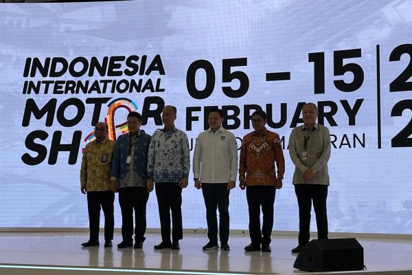 Menteri Perindustrian, Agus Gumiwang Kartasasmita saat membuka IIMS 2026 di JIExpo Kemayoran, Jakarta, Kamis (5/2). Foto: Rizky Dimuharam