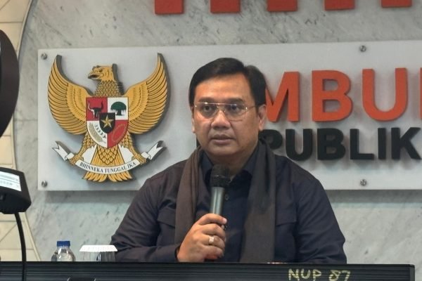 Anggota Ombudsman RI, Yeka Hendra Fatika, dalam konferensi pers pada Jumat (6/2)/Foto : Dok. GPriority (Nindya Farhah Azzahrah)