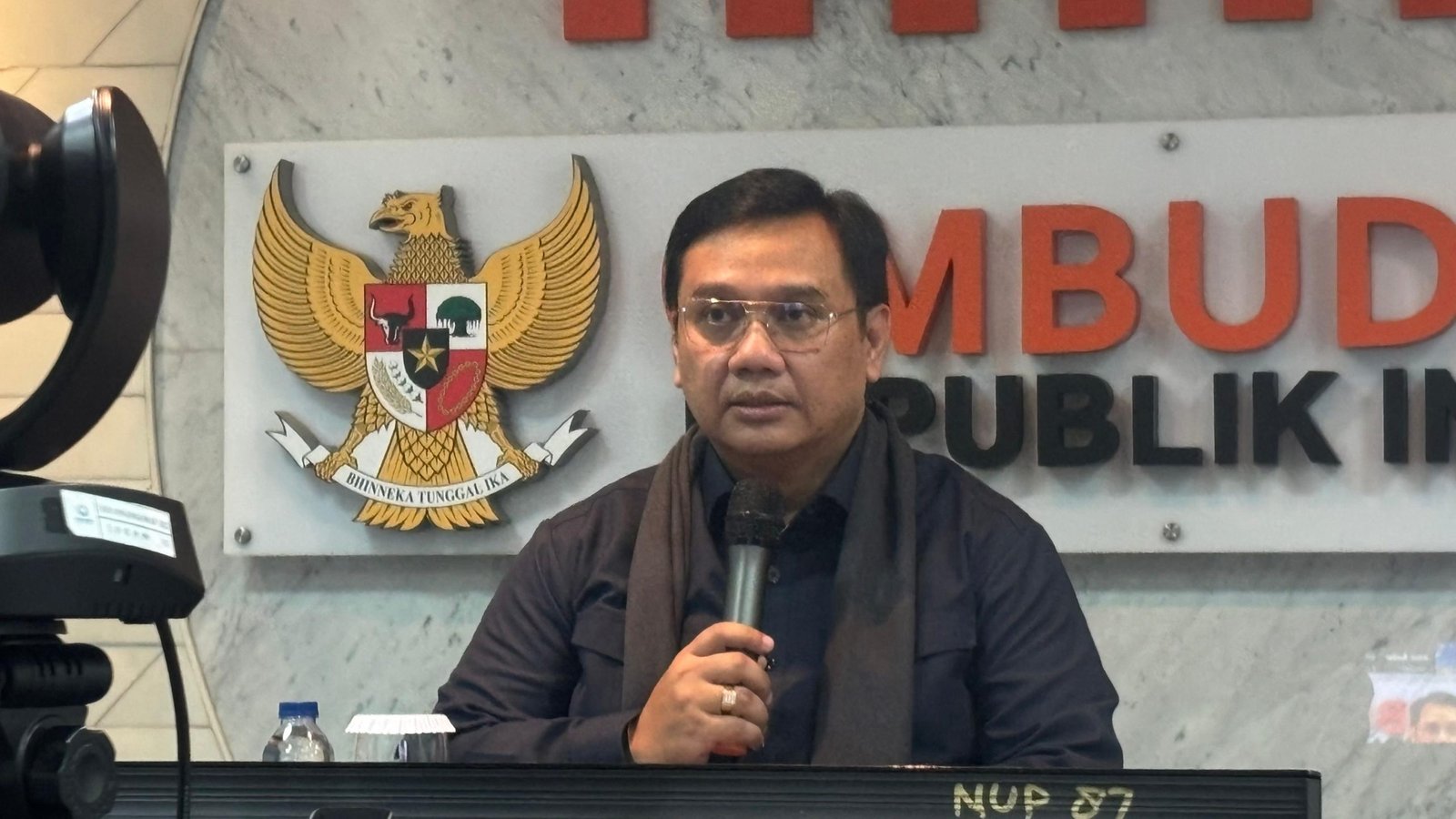 Anggota Ombudsman RI, Yeka Hendra Fatika, dalam konferensi pers pada Jumat (6/2)/Foto : Dok. GPriority (Nindya Farhah Azzahrah)