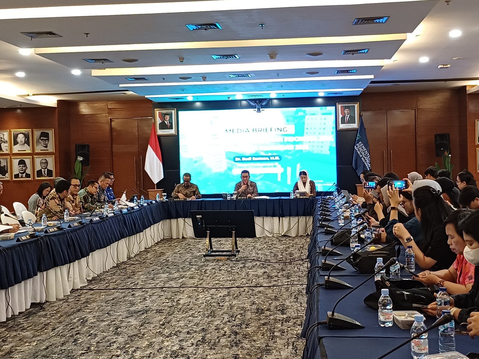Menteri Perdagangan Budi Santoso saat memaparkan capaian kerja 2025 dan targer 2026 di Kantor Kemendag, Jakarta, Jumat (6/2). Foto: GPriority/Dimas A Putra