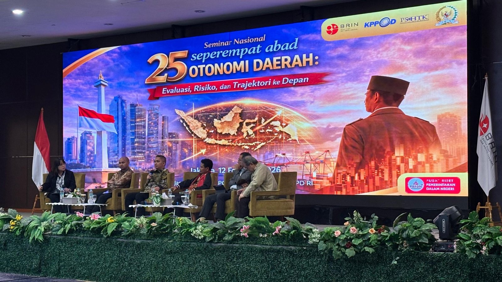 Agenda seminar nasional “Refleksi Seperempat Abad Otonomi Daerah: Evaluasi, Risiko, dan Trajektori ke Depan”, yang berlangsung pada Kamis (12/2) di Gedung BRIN, Gatot Subroto, Jakarta/Foto : Dok. GPriority (Nindya Farhah Azzahrah)