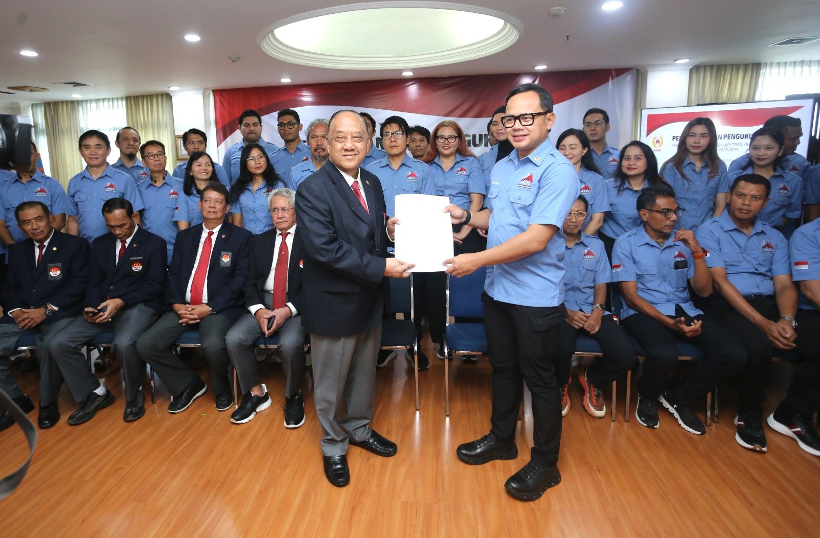 Bima Arya Sugiarto dilantik sebagai Ketua Umum Pengurus Pusat Asosiasi Lari Trail Indonesia (PP ALTI) masa bakti 2025–2029. Foto: istimewa