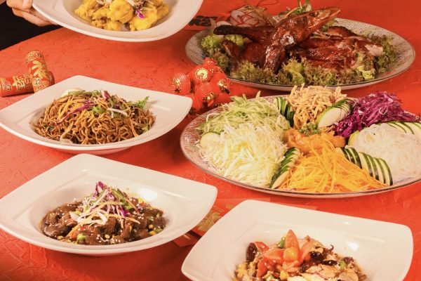 Novotel Jakarta Mangga Dua Square menghadirkan Fortune Reunion Dinner Buffet. Foto: istimewa