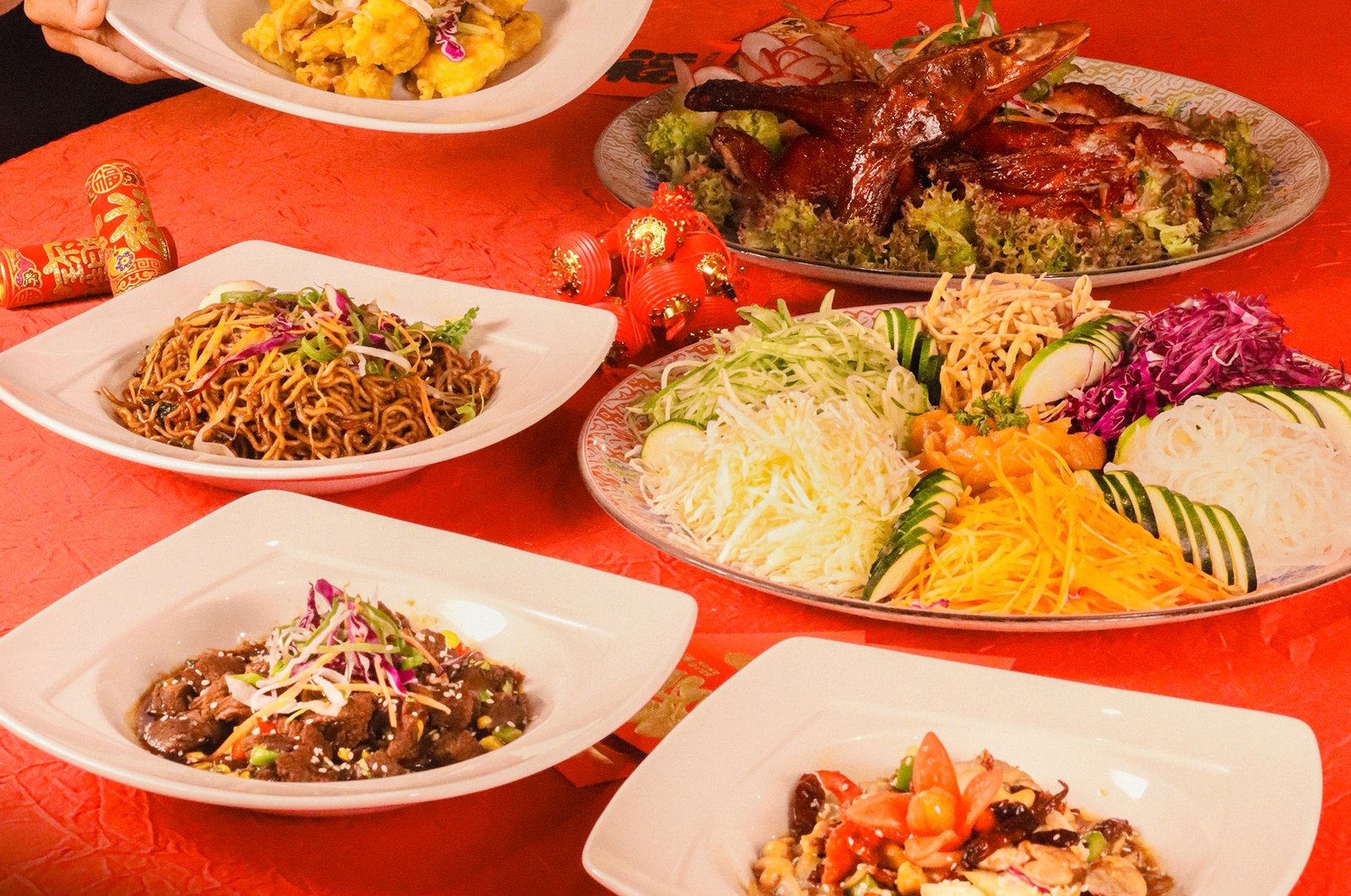 Novotel Jakarta Mangga Dua Square menghadirkan Fortune Reunion Dinner Buffet. Foto: istimewa