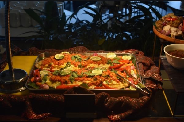 Salah satu menu Iftar di Lumire Hotel Jakarta. Foto: istimewa