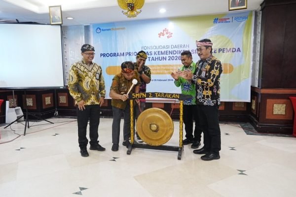 Gubernur Zainal A. Paliwang secara resmi menutup kegiatan “Konsolidasi Daerah Program Prioritas Kementerian Pendidikan Dasar dan Menengah (Kemendikdasmen) ke Pemerintah Daerah” di Swiss-Belhotel Tarakan, Rabu (25/2) malam. Foto: dok.Pemprov Kaltara