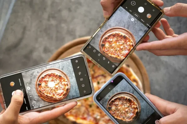 Gen Z dikenal sebagai generasi yang tak bisa lepas dari gadget/Foto : Ilustrasi Dok. Unsplash