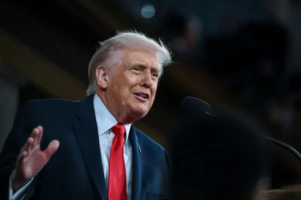 Presiden AS Donald Trump menyampaikan pidato kenegaraan pertama pada masa jabatan keduanya di hadapan sidang gabungan Kongres di Ruang DPR Gedung Capitol Amerika Serikat di Washington, DC, pada Selasa (24/2)/Foto: Dok. AFP