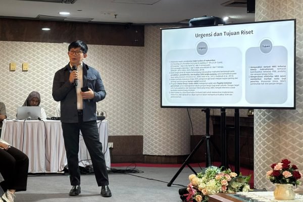 Ketua Tim Peneliti Program MBG BRIN, Iwan Hermawan, saat memaparkan hasil riset program MBG pada Rabu (4/3) di Gedung BRIN, Jakarta/Foto : GPriority (Nindya Farhah Azzahrah)