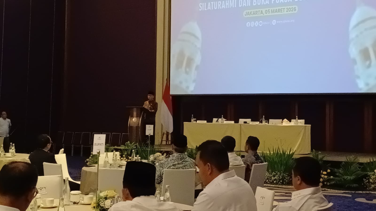Menteri Desa dan Pembangunan Daerah Tertinggal (Mendes PDT) Yandri Susanto dalam Silahturahmi dan Buka Puasa Bersama Dewan Pimpinan Pusat (DPP) APKASI di Jakarta, Kamis (5/3). Foto: GPriority/Dimas A Putra