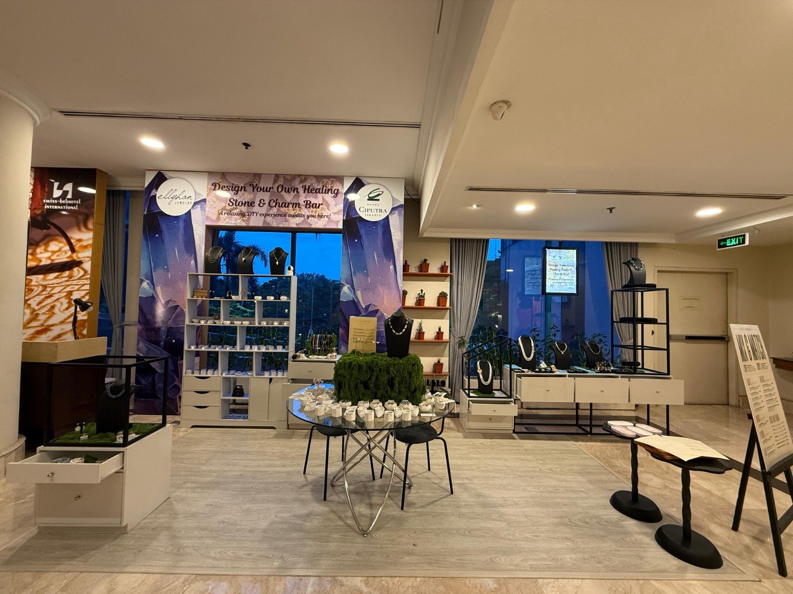 D.I.Y Corner di lobby Hotel Ciputra Jakarta/Foto : Dok. Hotel Ciputra Jakarta