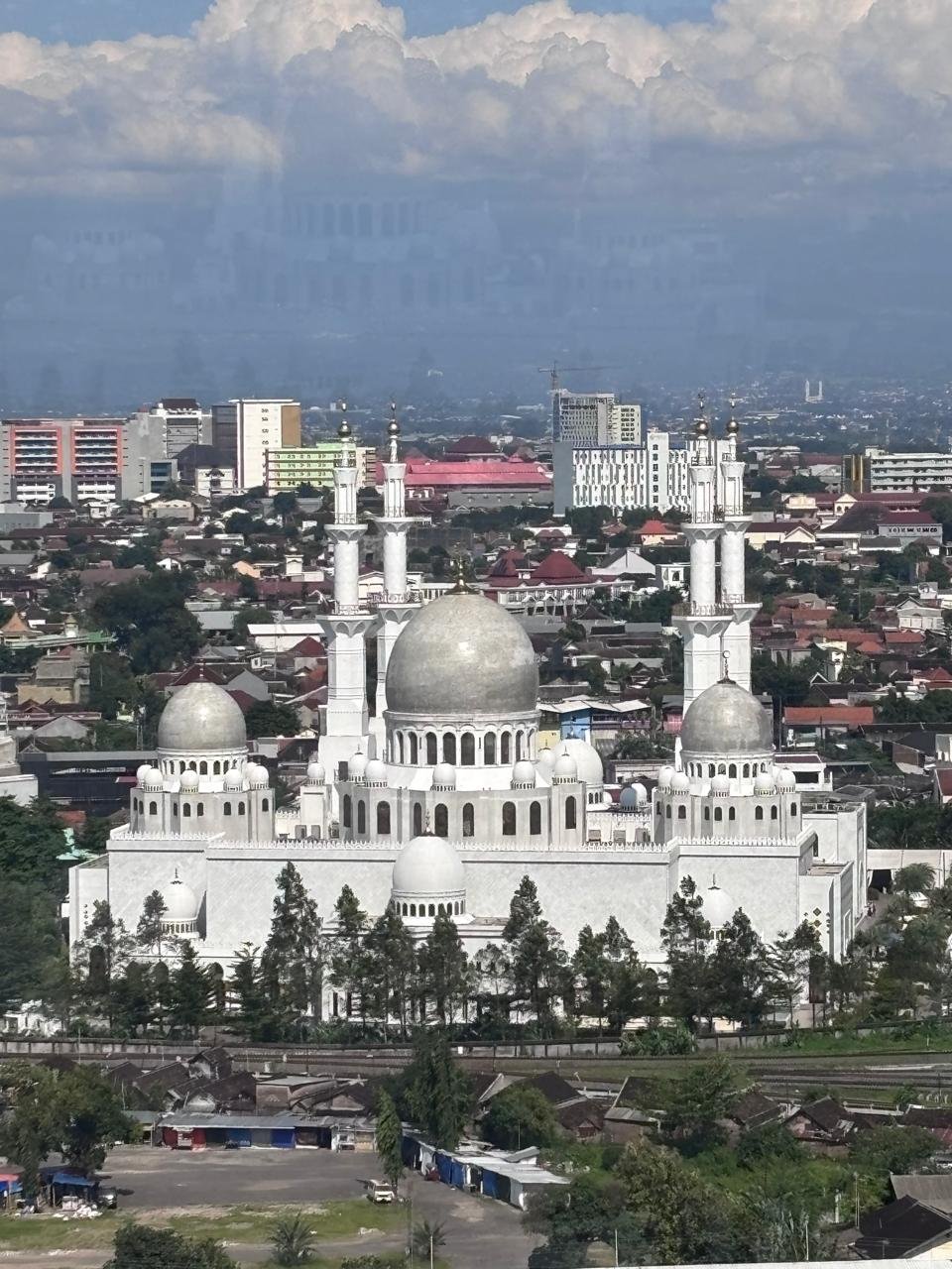 Masjid Raya Sheikh Zayed Solo. Foto: istimewa
