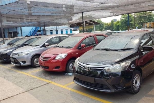 Jajaran mobil bekas. Foto: Dok.OLX