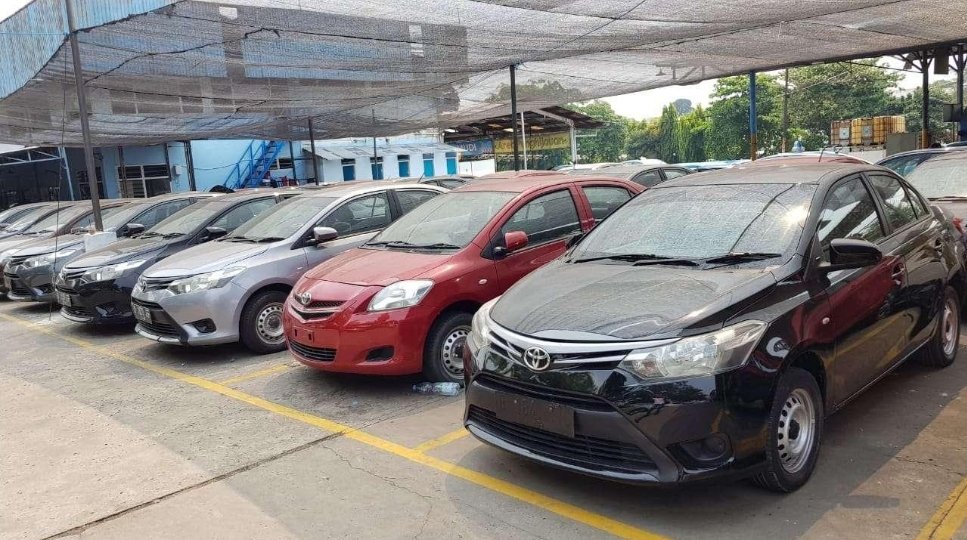 Jajaran mobil bekas. Foto: Dok.OLX